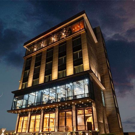 Clarion Hotel Epicure Деградун Екстер'єр фото