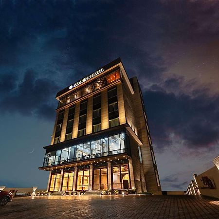 Clarion Hotel Epicure Деградун Екстер'єр фото