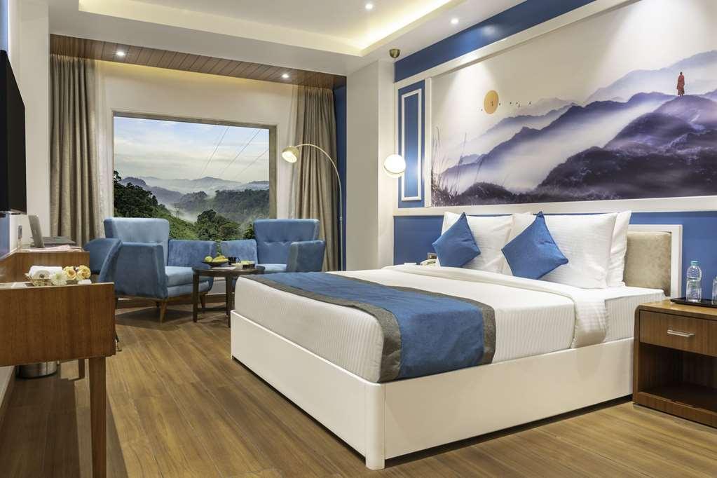Clarion Hotel Epicure Деградун Номер фото