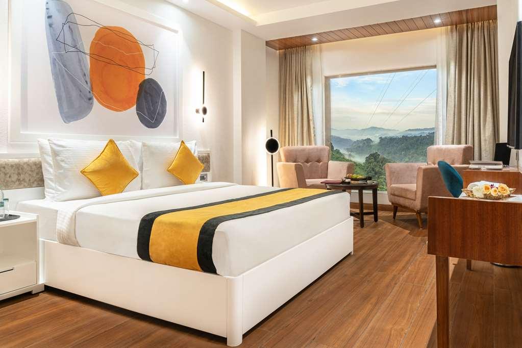 Clarion Hotel Epicure Деградун Номер фото